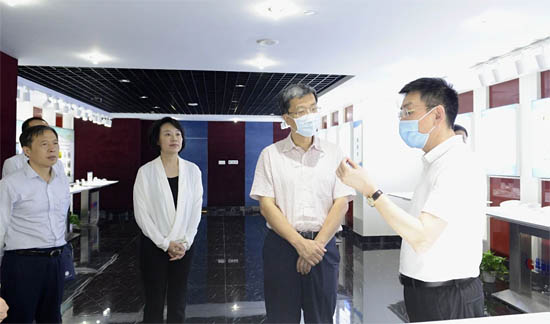 中國科學技術協(xié)會黨組書記懷進鵬一行調(diào)研高德紅外