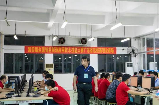 理論考試現(xiàn)場